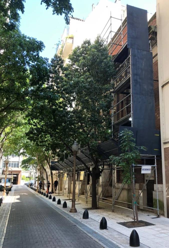 Protección Peatonal con Fachada en Retiro.