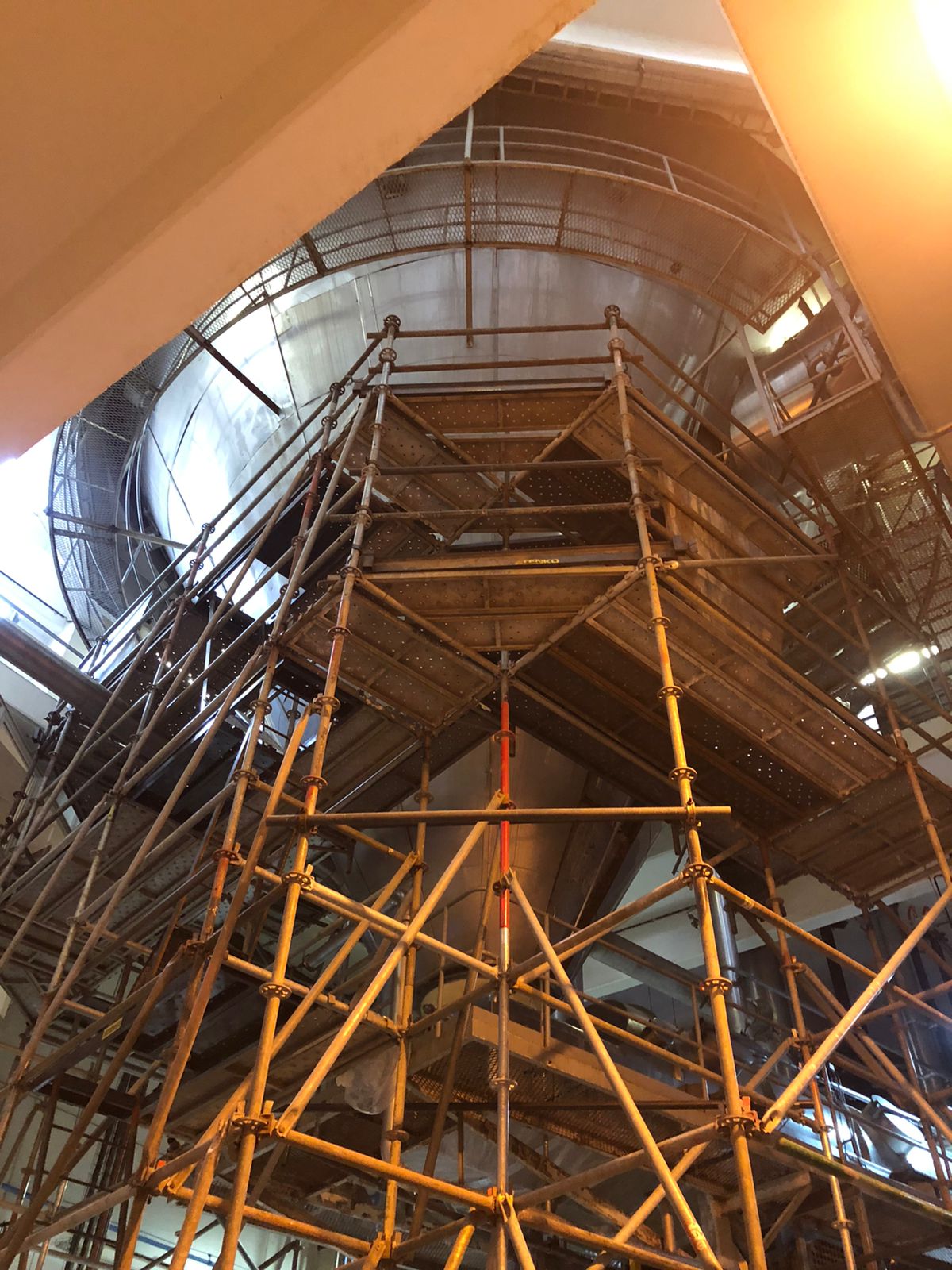 Plataforma para Base Cónica de Cisterna