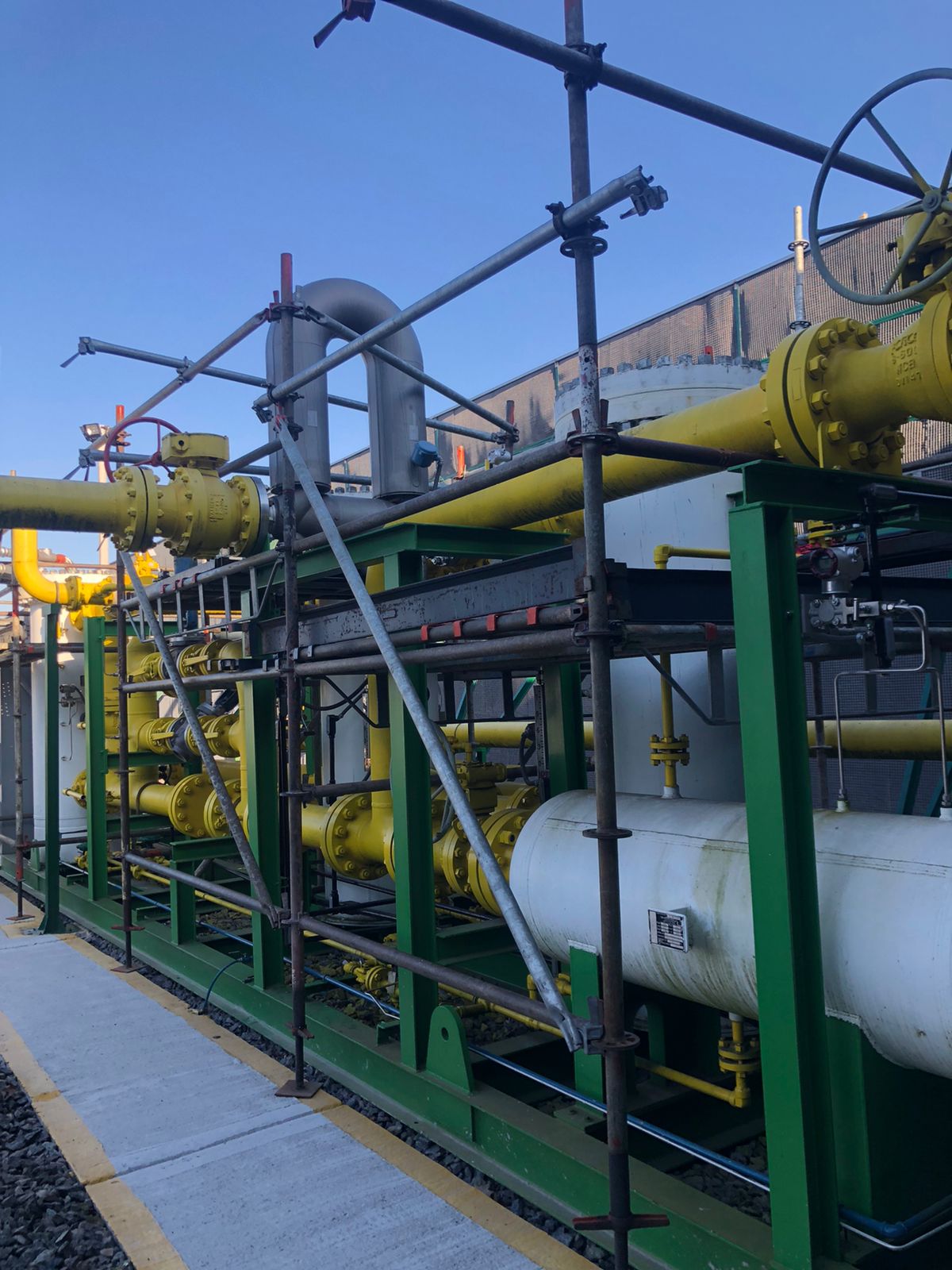 Andamio Multidireccional sobre Tuberías de Gas